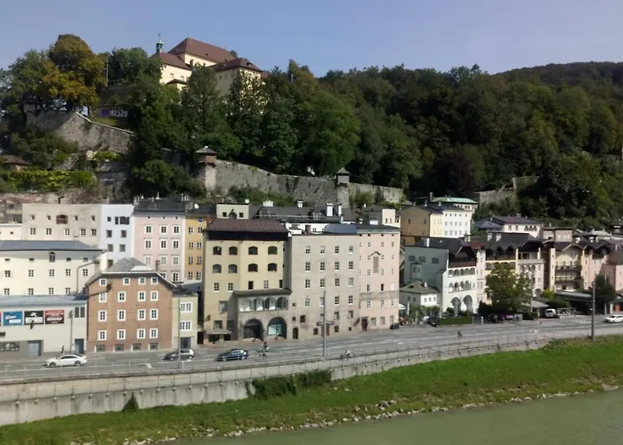 Riverside * Salzburg
